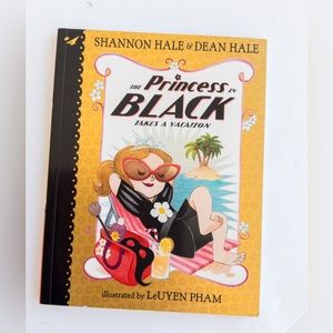 The Princess in Black - Book 4- The Princess in Black Takes a Vacation Paperback